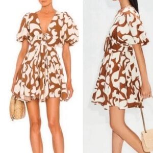 NWT House of Harlow 1960 gold and white puff sleeve dress